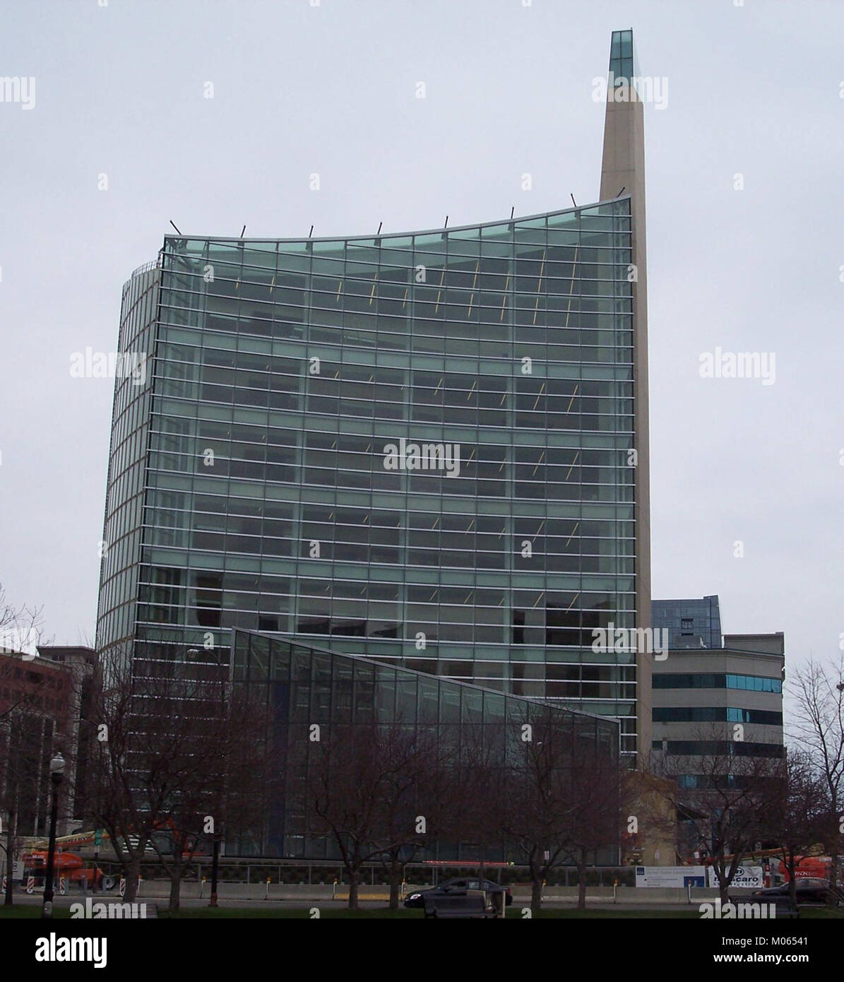 Il tribunale federale di Buffalo, situato a Buffalo, New York, è un edificio iconico caratterizzato da un'architettura classica. Funge da edificio giudiziario chiave nella regione. Foto Stock