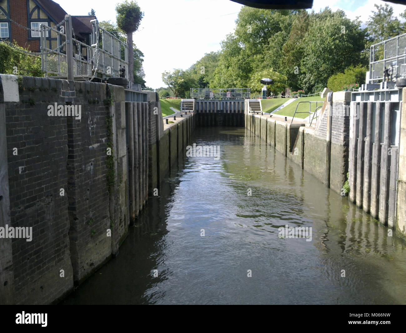 Bray Lock sul fiume Tamigi. Foto Stock