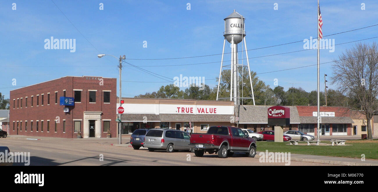 Fotografia del centro di Callaway, Nebraska, che mostra l'architettura locale e il layout urbano, rappresentativo di una piccola città americana. Foto Stock