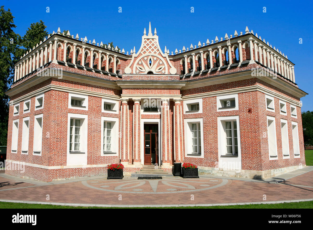 Un padiglione in romantico (neogotico Revival gotico) in stile XVIII secolo Kuskovo Estate a Mosca, Russia Foto Stock