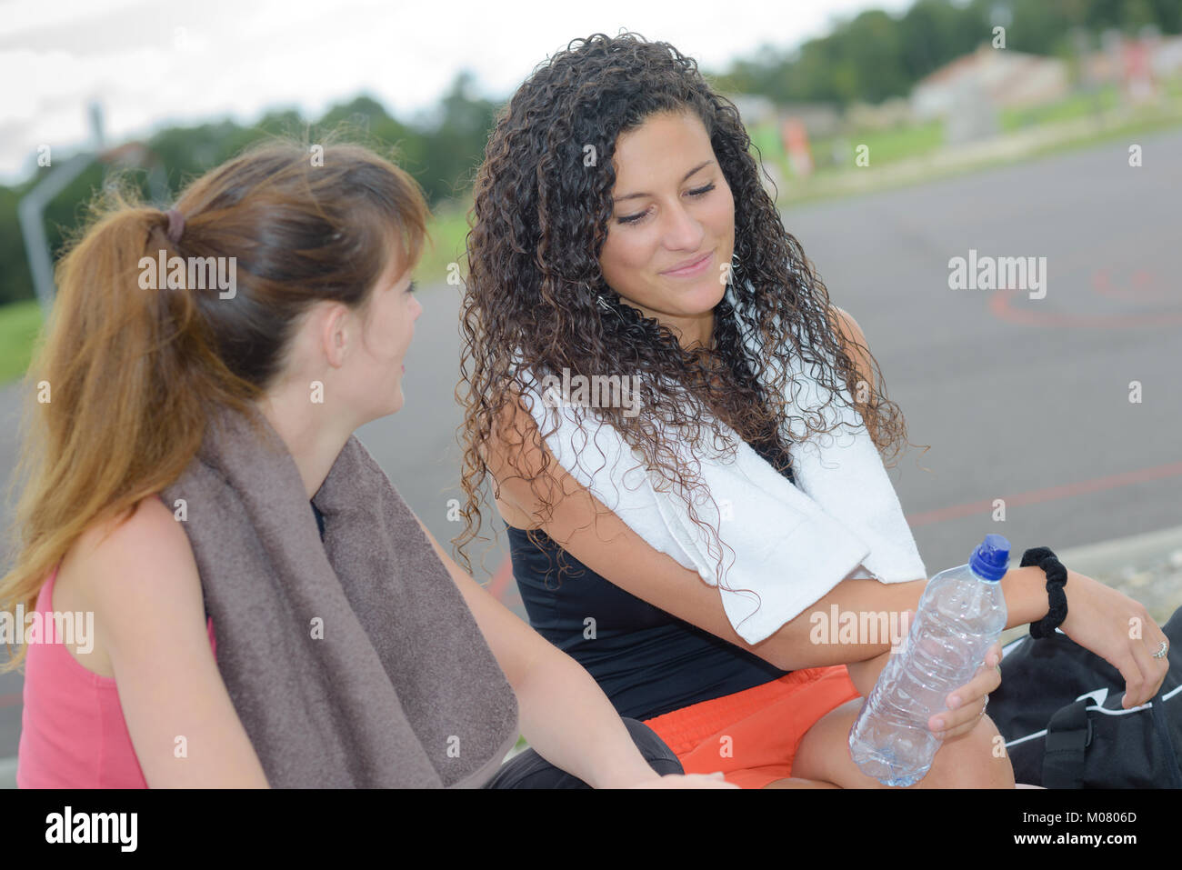 Conversazione dopo il corso di formazione Foto Stock