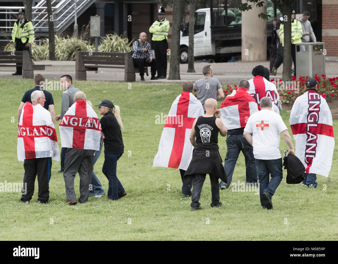 Difesa inglese league marzo a Middlesbrough, Inghilterra del nord est. Regno Unito Foto Stock