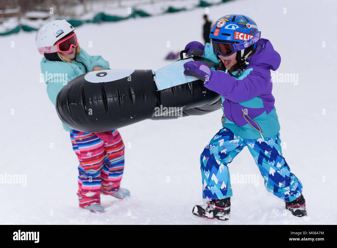 Divertimento in slittino Foto Stock