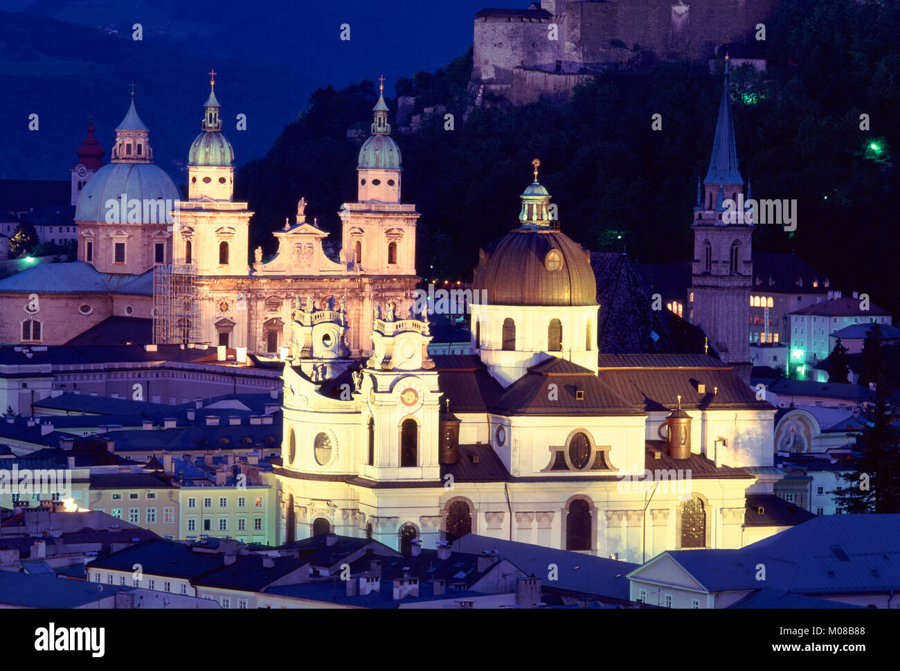 Guglie e cupole della città vecchia di Salisburgo, Austria Foto Stock