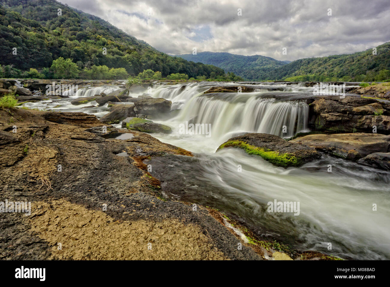 Arenaria iconica cade di nuovo sulla gola del fiume West Virginia Foto Stock
