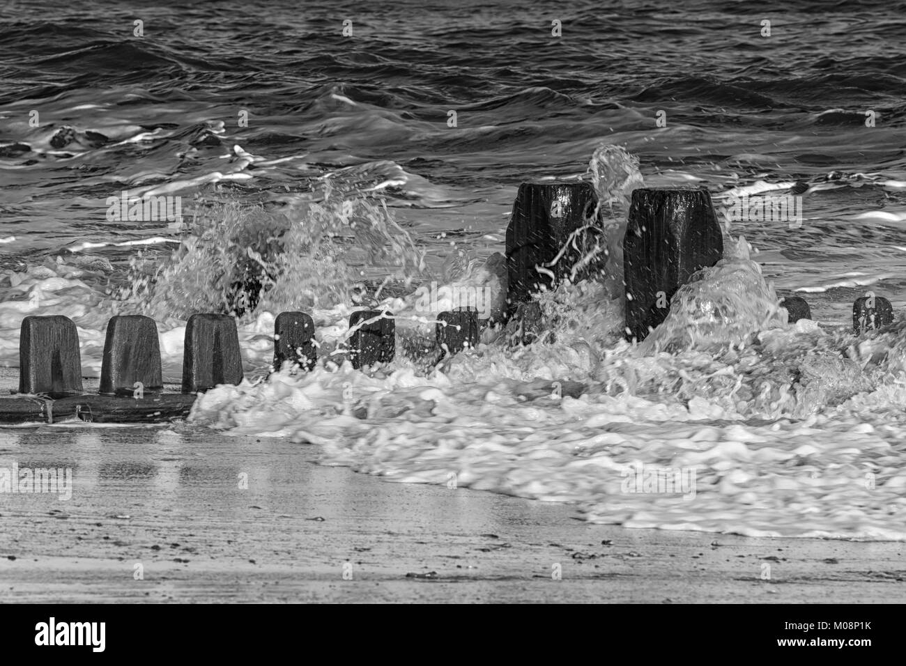 Le onde che si infrangono in slow motion - effetto artistico Foto Stock