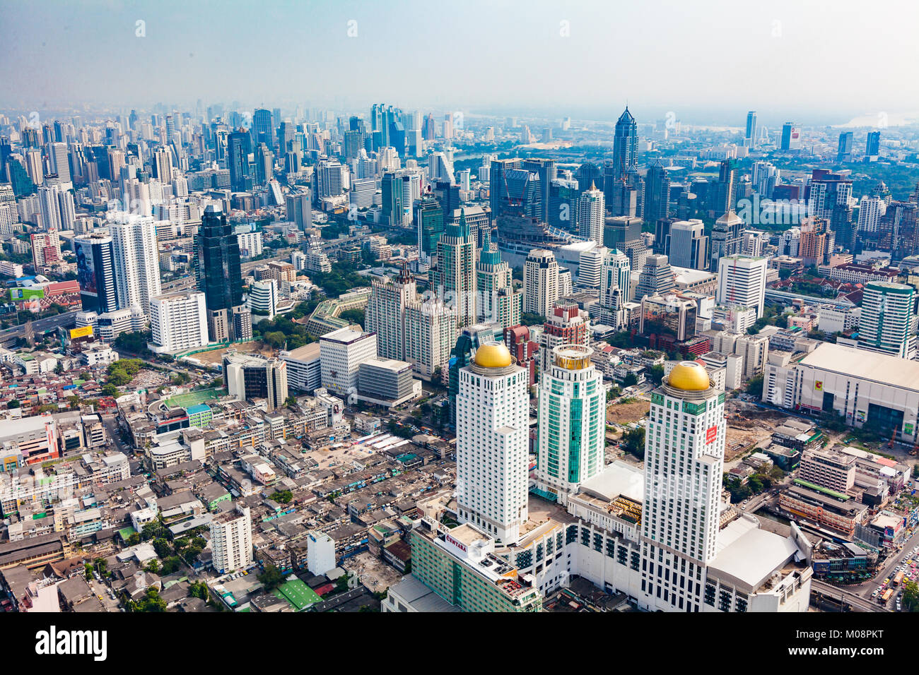 BANGKOK - THAILANDIA - Dicembre 15, 2013: vista aerea di Bangkok di edifici, Bangkok City downtown Foto Stock
