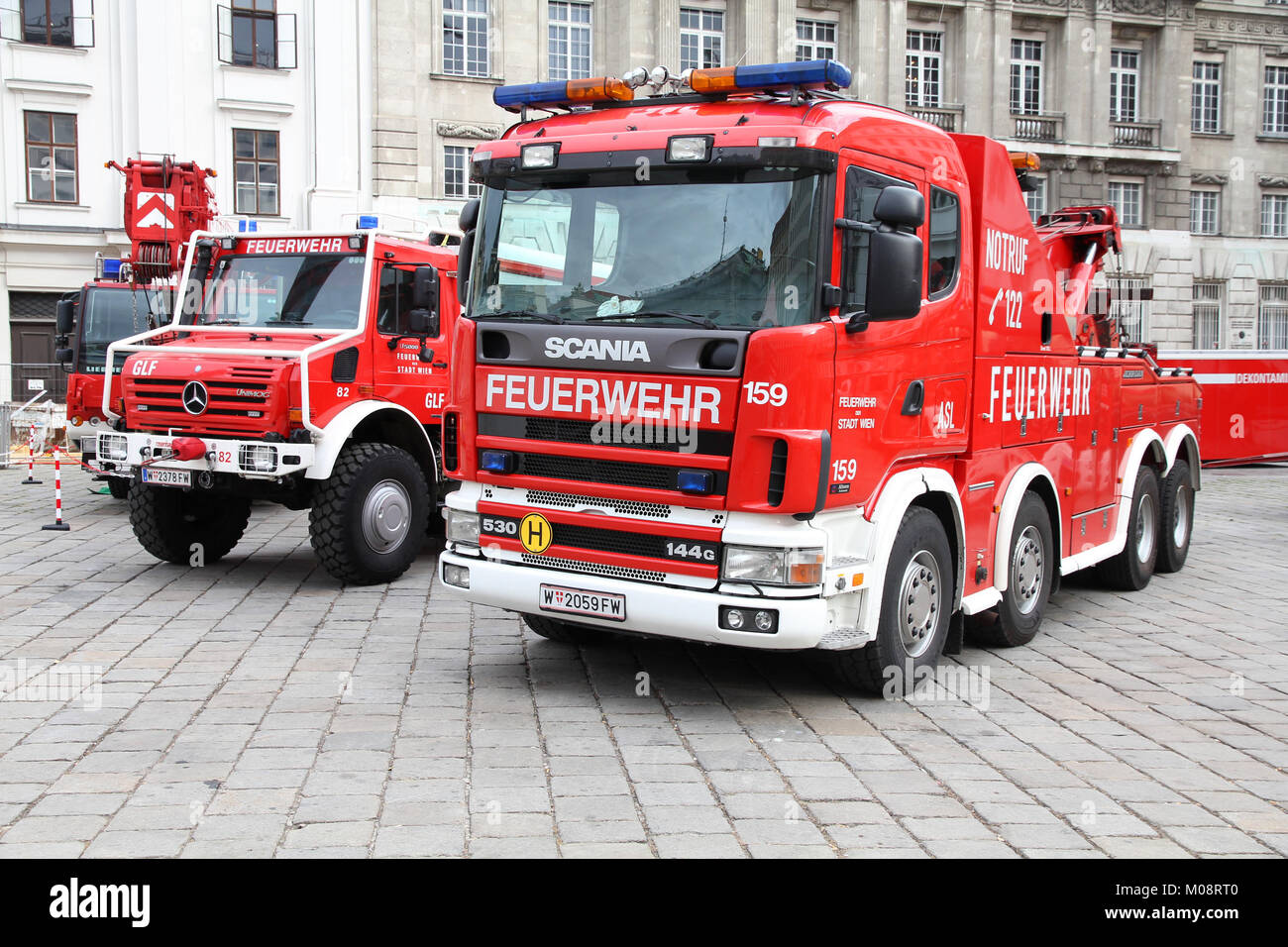 VIENNA - 8 settembre: veicoli antincendio l 8 settembre 2011 a Vienna. Il 9-11 settembre 2011 Feuerwehrfest (Fire Fighters Festival) ha avuto luogo Foto Stock