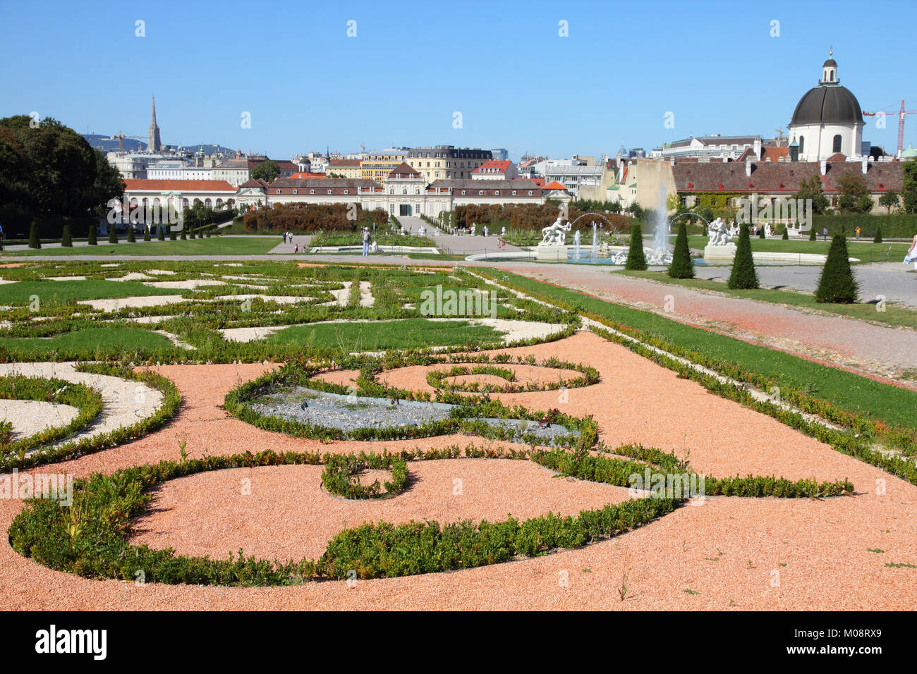 Castello di giardini del Belvedere di Vienna in Austria. Il centro storico è un sito Patrimonio Mondiale dell'UNESCO. Foto Stock