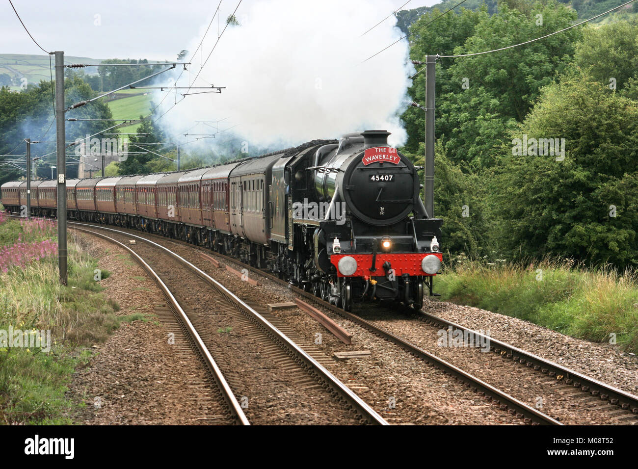 Nero cinque locomotiva a vapore numero 45407 a Cononley sulla Waverley Express treno charter, 8 Agosto 2010 - Pepe Road, Leeds, Regno Unito Foto Stock