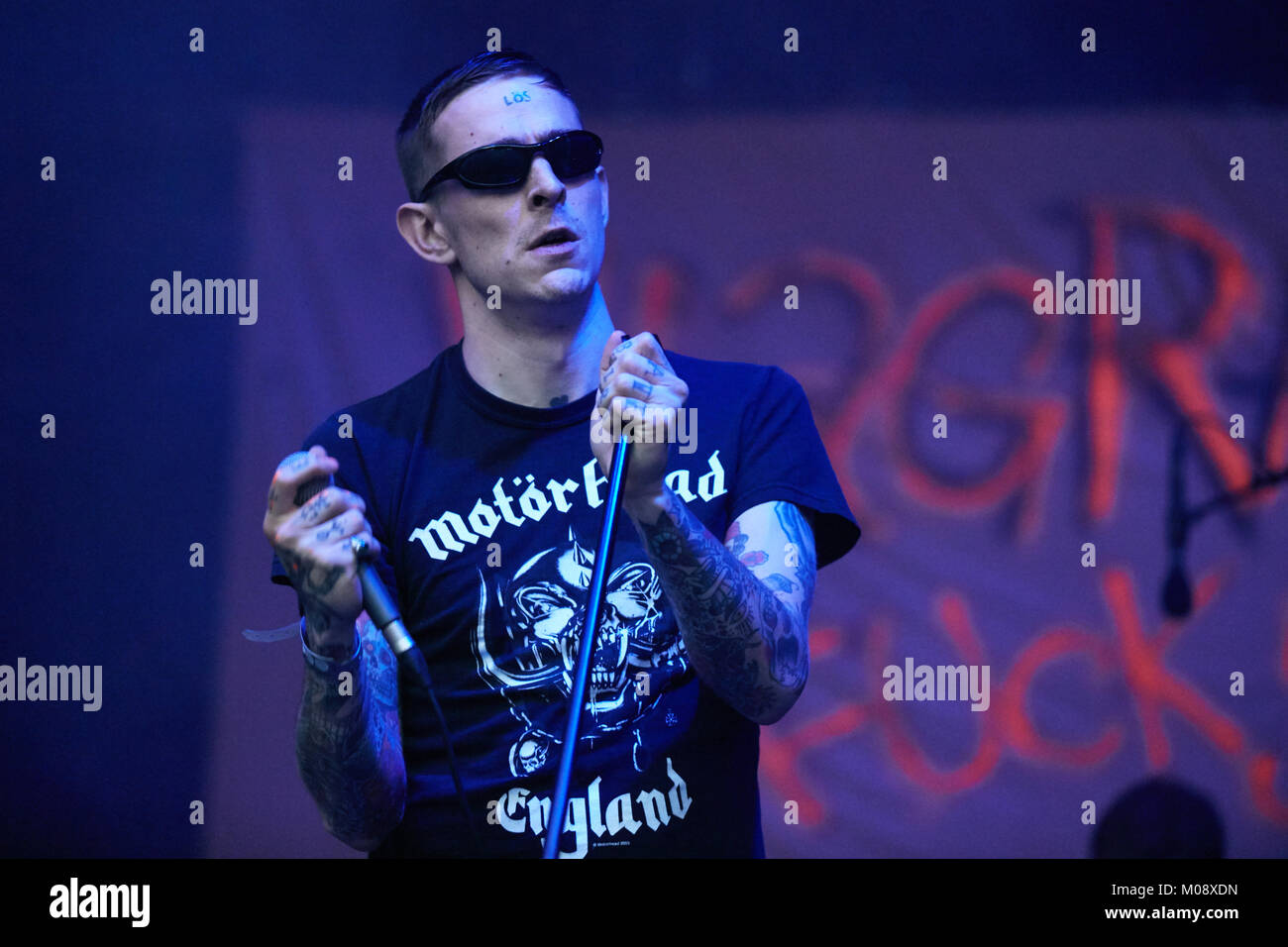 La svedese e punk band krautrock Viagra ragazzi esegue un concerto dal vivo presso il norvegese music festival Øyafestivalen 2016 a Oslo. Qui la cantante Sebastian Murphy è visto dal vivo sul palco. Norvegia, 13/08 2016. Foto Stock