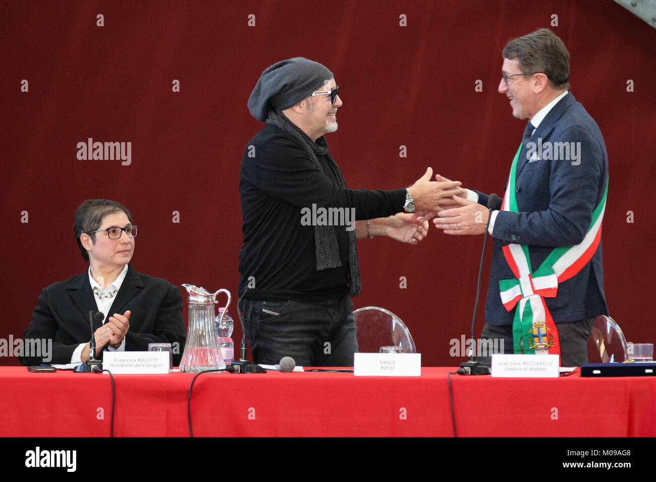 MODENA, Italia - 17 gennaio 2018 - Conferimento della Cittadinanza onoraria di Modena per il musicista Vasco Rossi Foto Stock