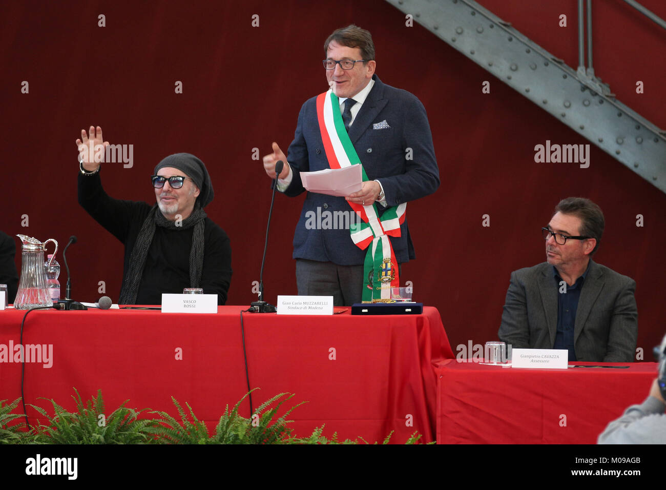 MODENA, Italia - 17 gennaio 2018 - Conferimento della Cittadinanza onoraria di Modena per il musicista Vasco Rossi Foto Stock