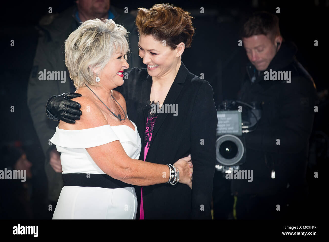 Borehamwood, Regno Unito. Xix gen, 2018. Emma Willis con Maggie Oliver. Maggie è stata la seconda housemate sfrattati dalla casa dopo Rachel Johnson Credito: Laura De Meo/Alamy Live News Foto Stock