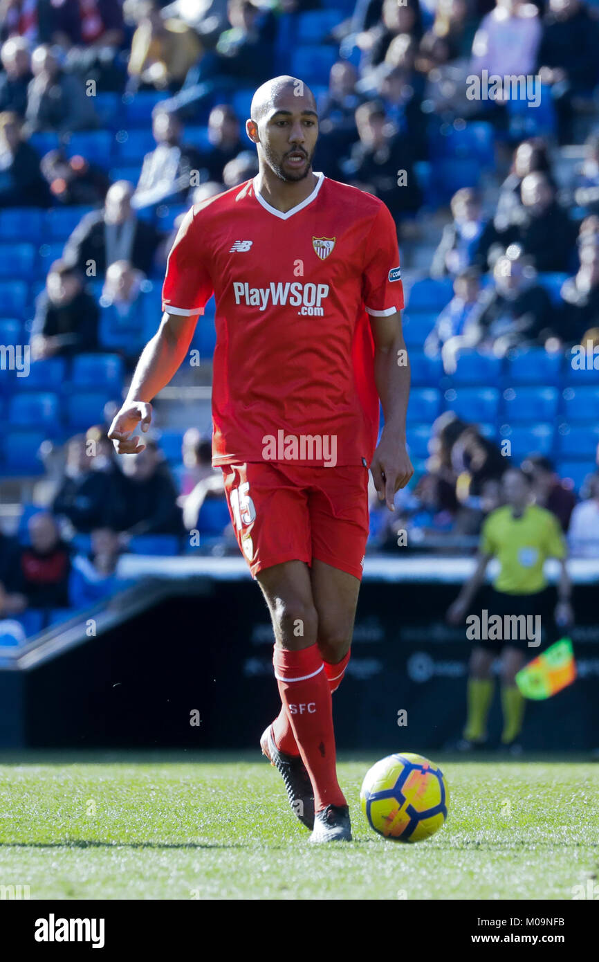 Cornella del Llobregat, Spagna. Xx gen, 2018. RCDE Stadium, Cornella del Llobregat, Barcelona, Spagna. Steven N'Zonzi cavalca un pallone durante la Liga match del ventesimo turno tra RCD Espanyol v Sevilla FC a RCDE Stadium on gennaio 21, 2018 in Carmella del Llobregat, Barcelona, Spagna. Credito: G. Loinaz/Alamy Live News Foto Stock