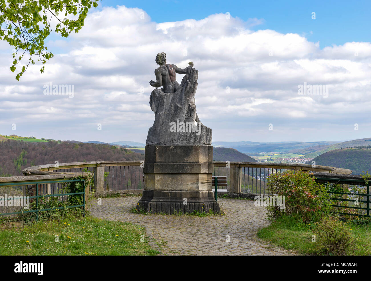 Schloss Dhaun castello in Germania. Statua di Prometeo 1888 dal prof. Robert Cauer il giovane. Robert Cauer il giovane era figlio e allievo di Karl Cauer. Ho Foto Stock