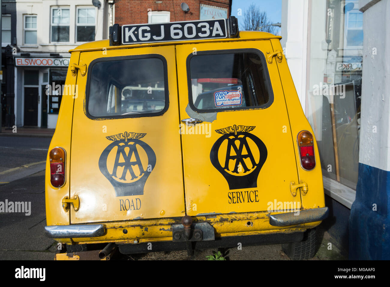 Giallo Automobile Association Mini Road Service Van Foto Stock