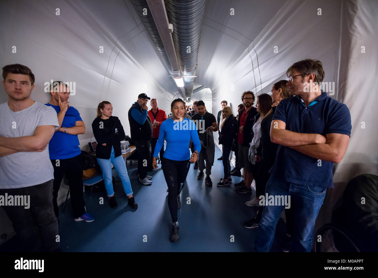 Norvegia, Bergen - Giugno 7, 2017. L'Argentino boxer professionale Erica Farias visto presso il pubblico prima di allenamento alla lotta contro Cecilia Braekhus a Bergen. La lotta è noto come la battaglia di Bergen. (Photo credit: Gonzales foto - Jarle H. Moe). Foto Stock