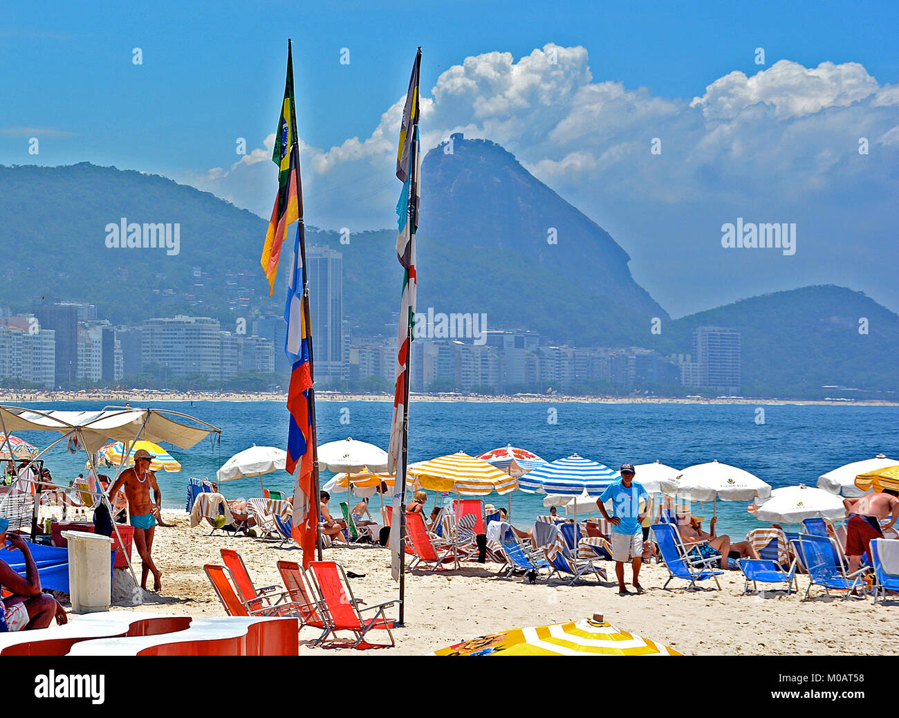 Spiaggia di Copacabana e di Rio de Janeiro in Brasile Foto Stock