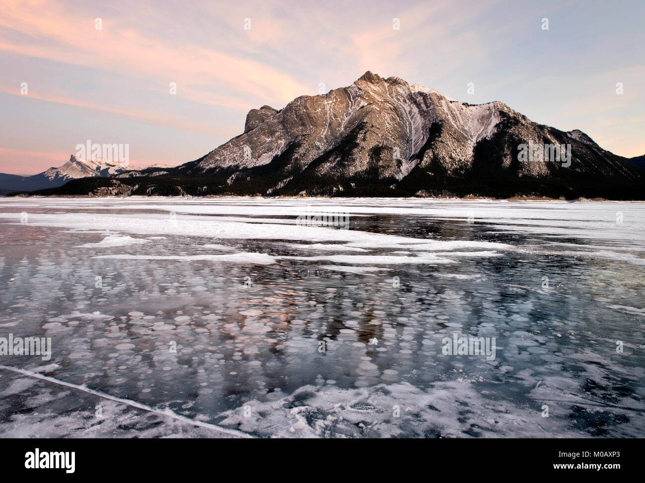Abramo Lago con congelate di bolle di metano Foto Stock