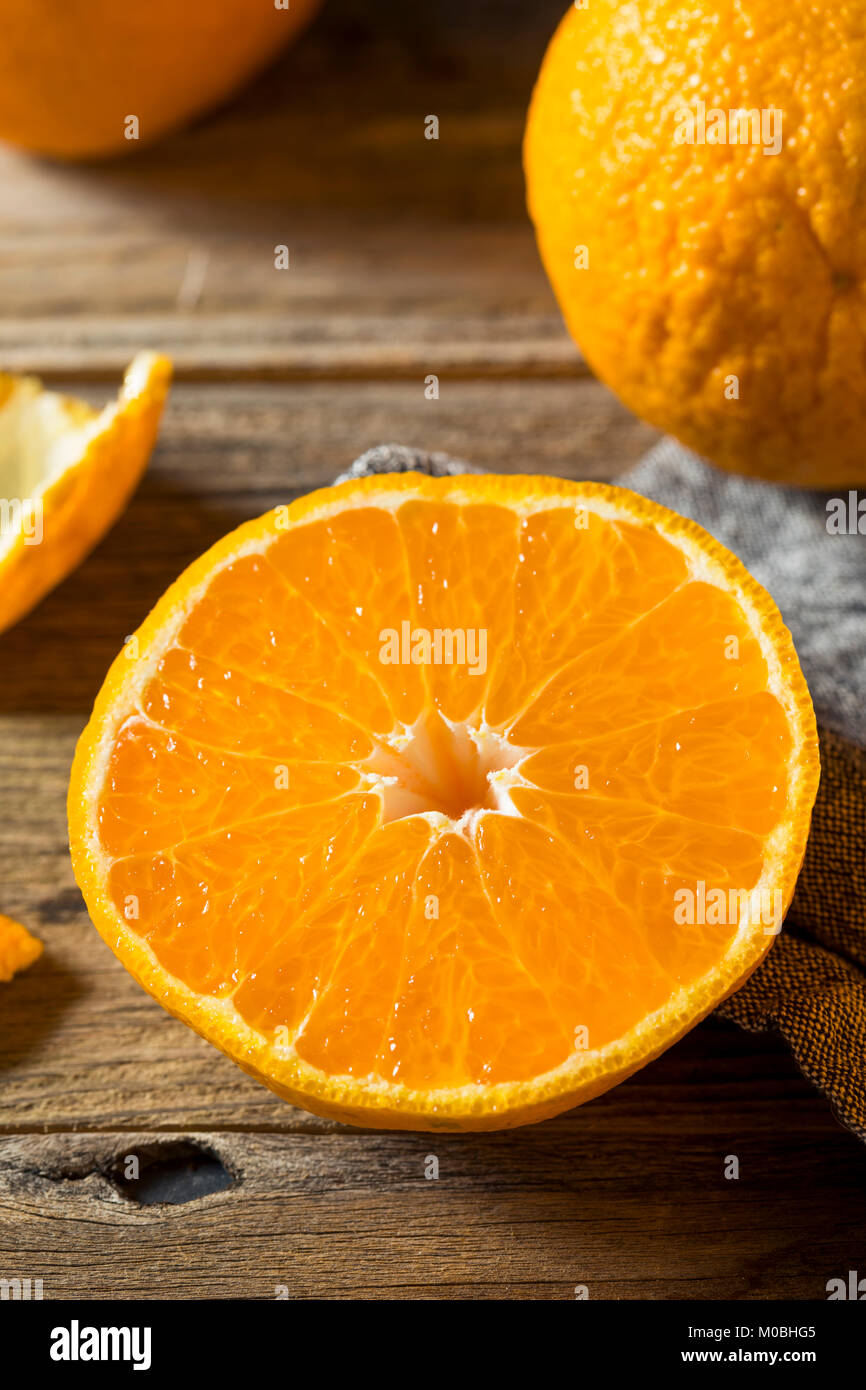 Crudo fresco arance Sumo pronto a mangiare Foto Stock