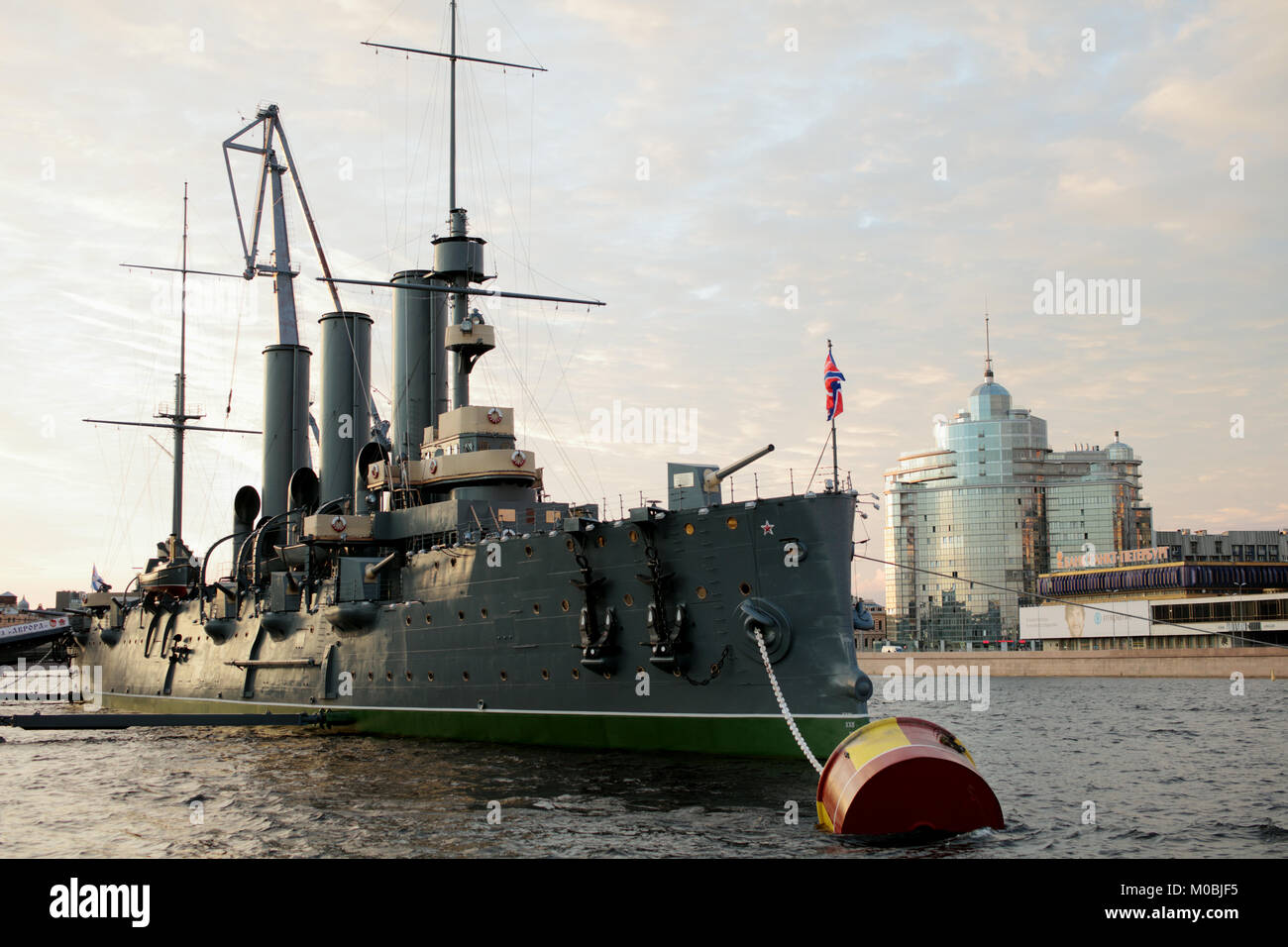 San Pietroburgo, Russia - Luglio 19, 2016: Russo incrociatore Aurora ormeggiata presso l'argine del fiume Nevka. La nave è stata revisionata e restituiti da Foto Stock