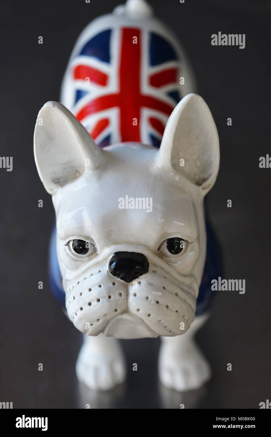 Bulldog francese con bandiera britannica Foto Stock