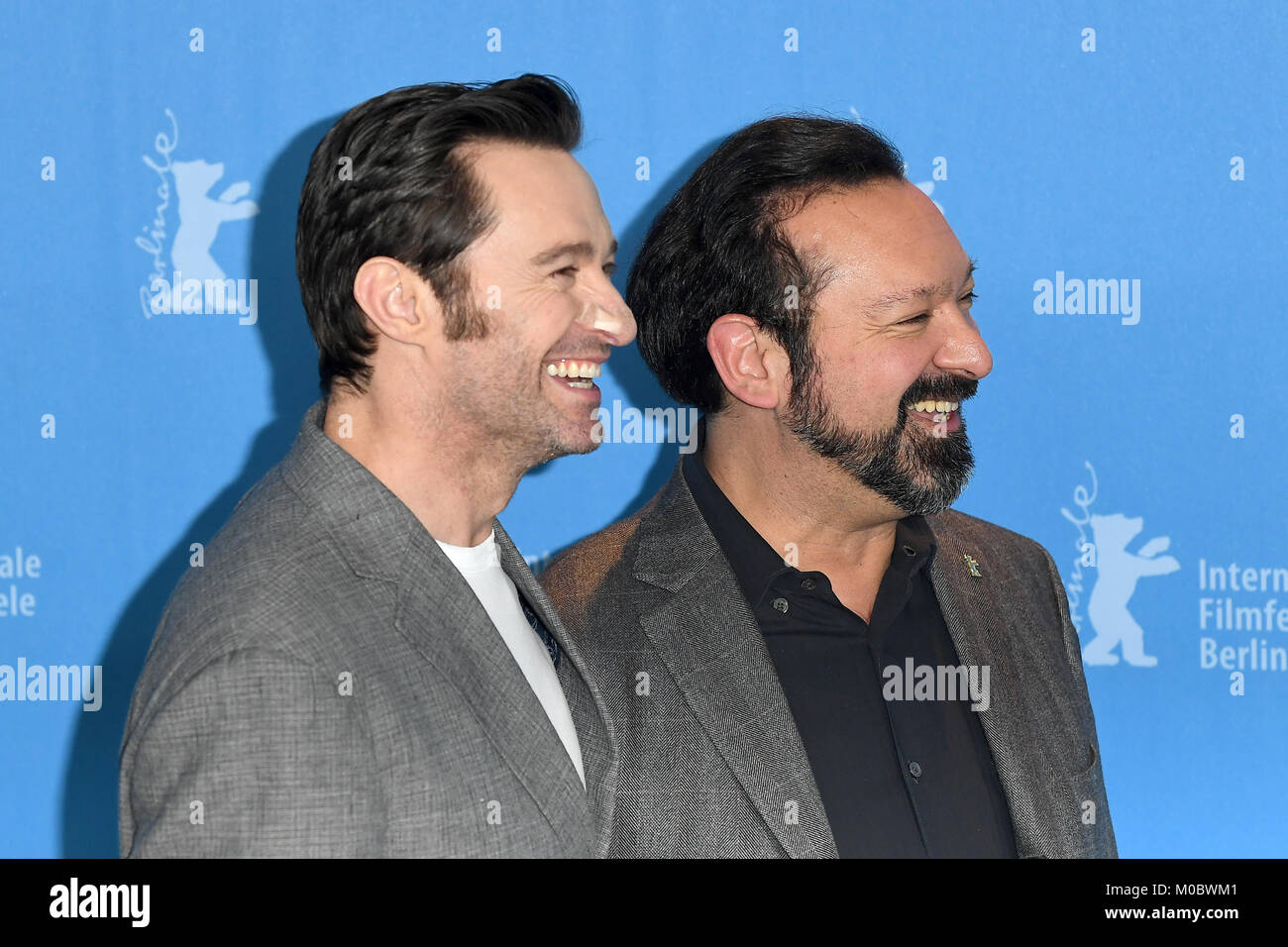 Hugh Jackman & James Mangold frequentare un photocall per Logan durante la 67th Berlinale Festival Internazionale del Cinema di Berlino. © Paul Treadway Foto Stock