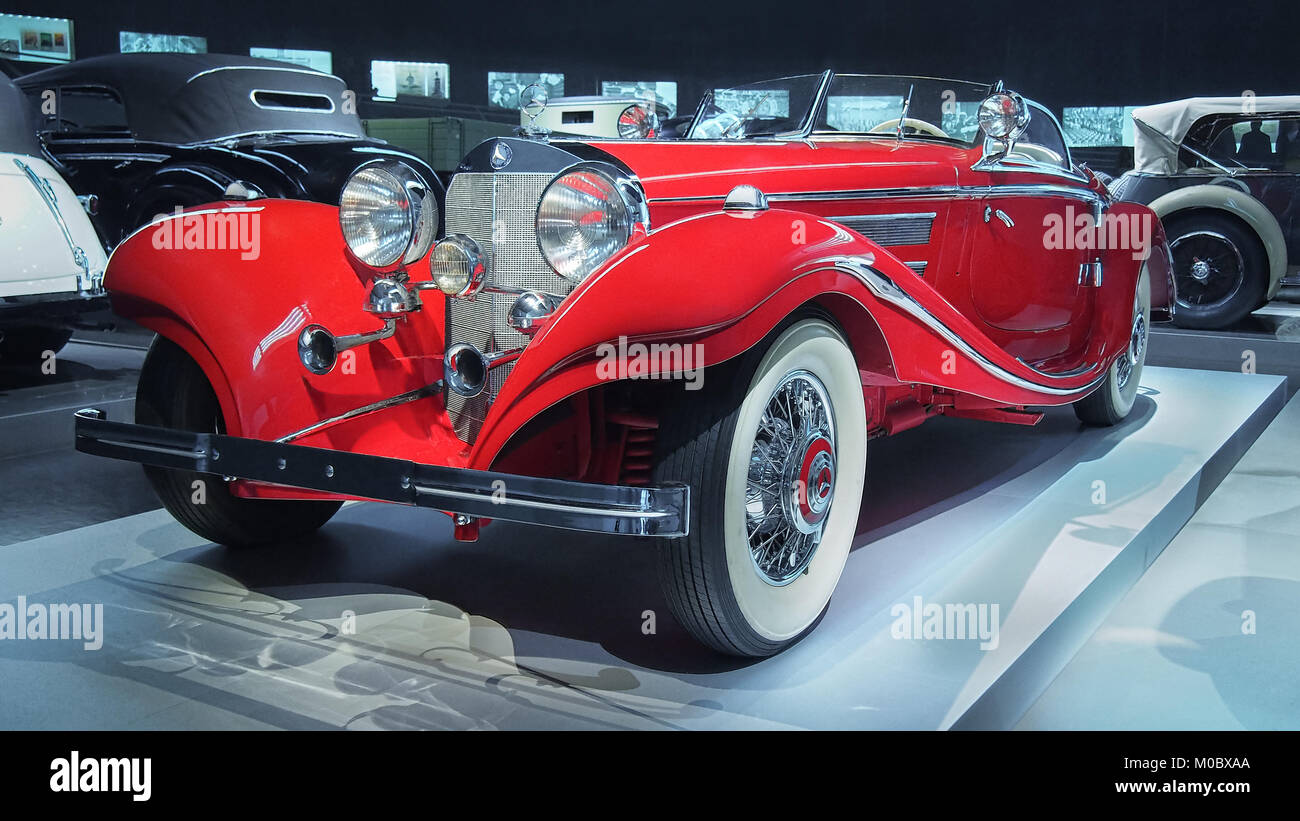 STUTTGART, Germania-Aprile 7, 2017: 1936 Mercedes-Benz 500K Roadster speciale (W29) nel Museo Mercedes. Foto Stock
