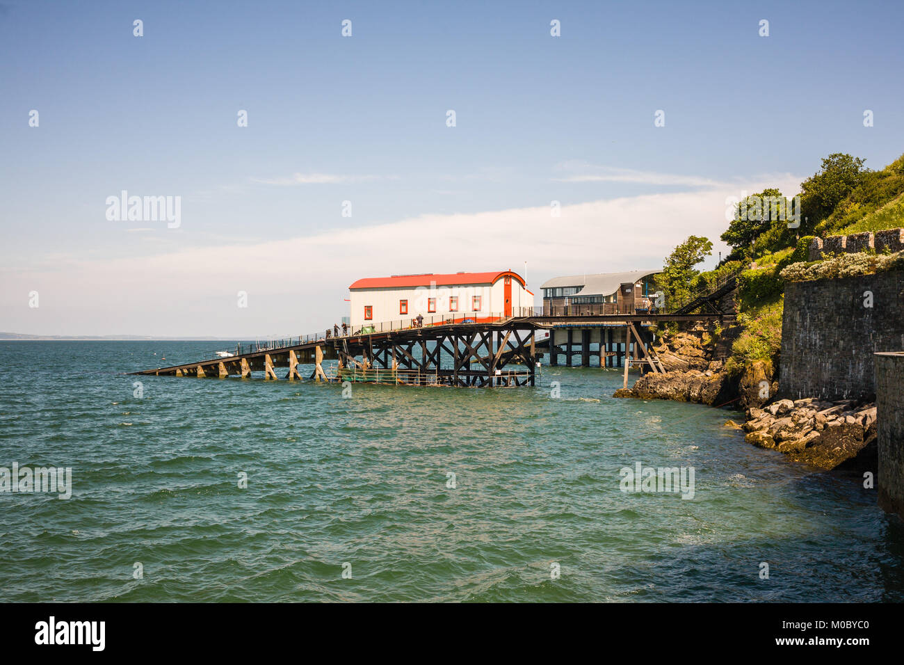 Ex Stazione di salvataggio, convertita in una abitazione domestica come presentato su il programma TV "Grand Designs', Tenby, Pembrokeshire, Galles del Sud Foto Stock