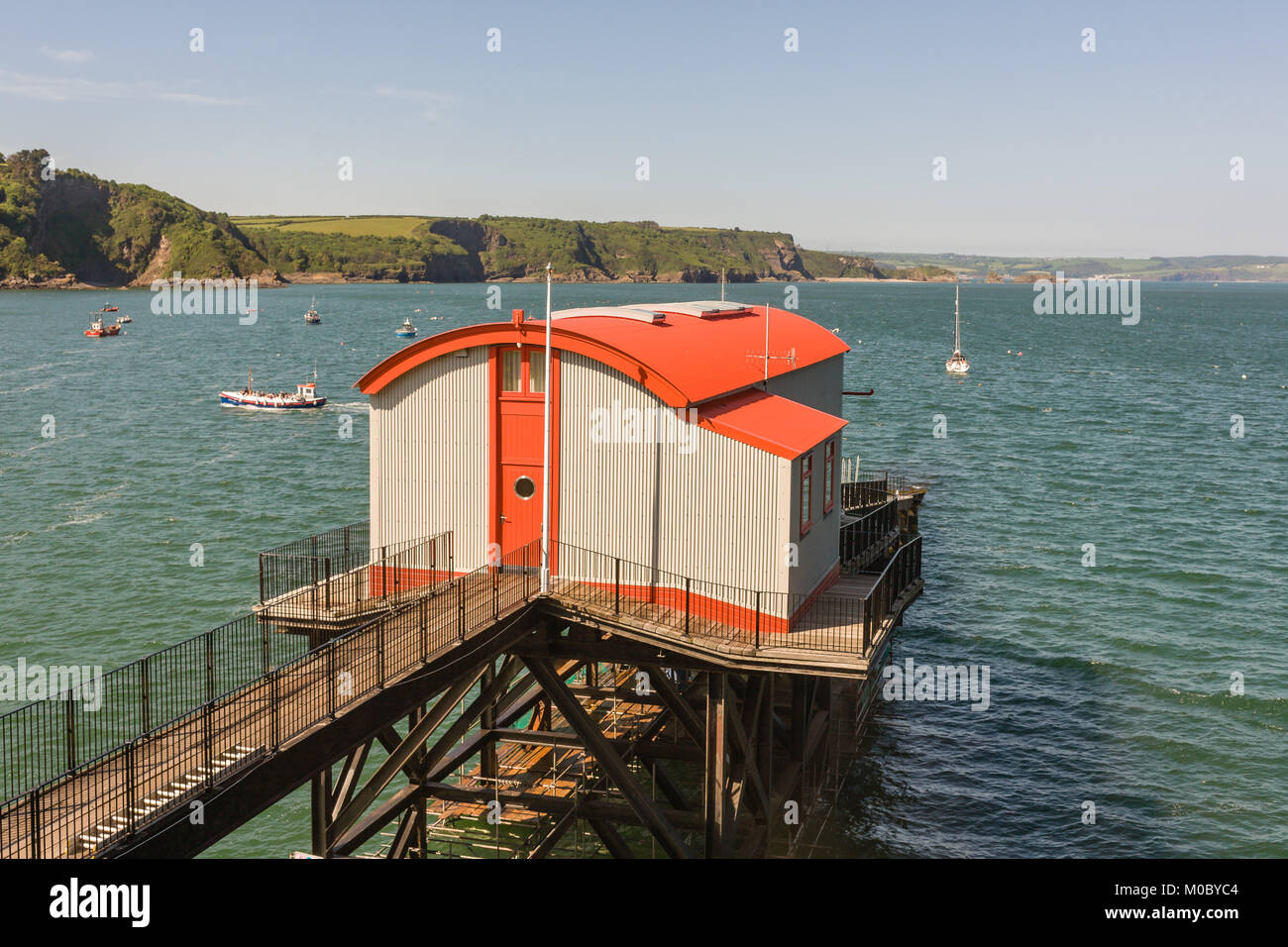 Ex Stazione di salvataggio, convertita in una abitazione domestica come presentato su il programma TV "Grand Designs', Tenby, Pembrokeshire, Galles del Sud Foto Stock