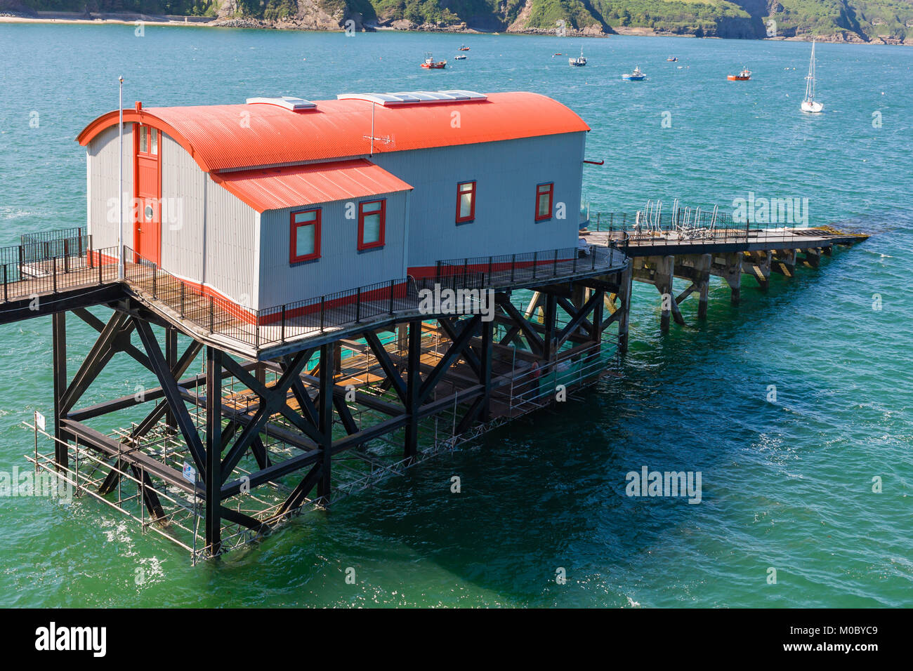 Ex Stazione di salvataggio, convertita in una abitazione domestica come presentato su il programma TV "Grand Designs', Tenby, Pembrokeshire, Galles del Sud Foto Stock