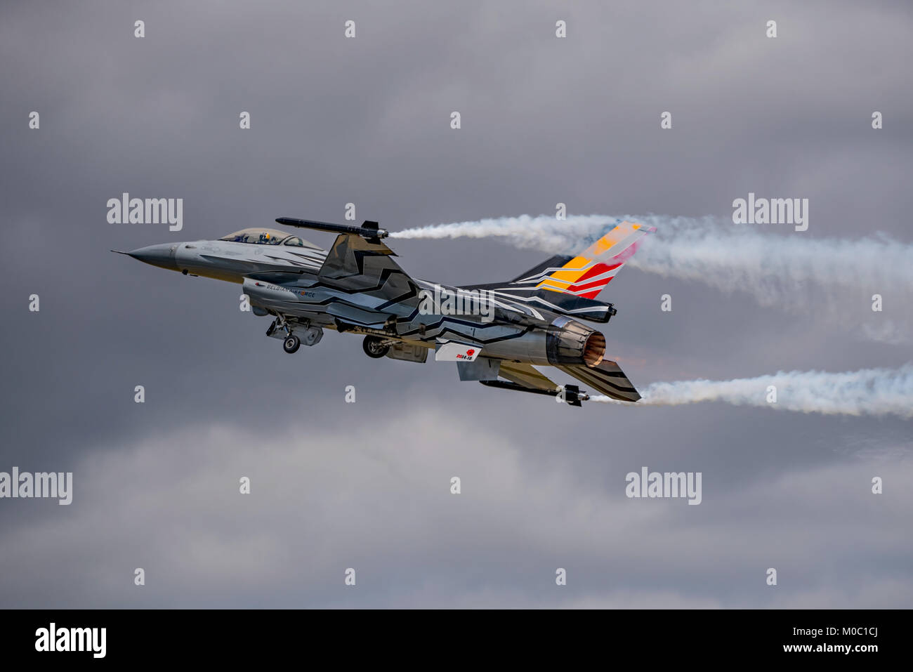 Belga di Air Force, Lockheed Martin F-16 (Fighting Falcon), visualizzando al Royal International Air Tattoo, RAF Fairford, nel Regno Unito il 14 luglio 2017. Foto Stock