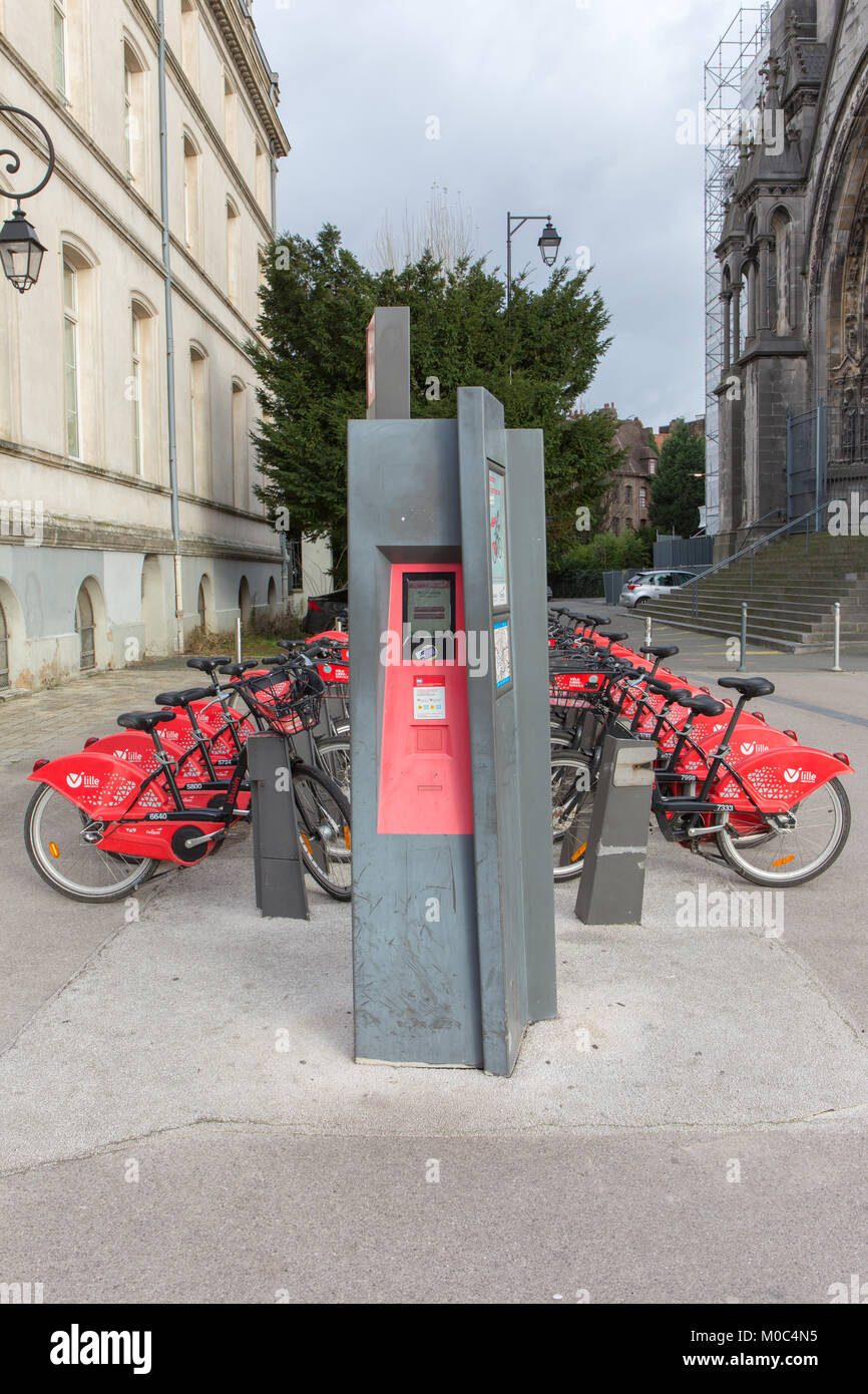 Noleggio di biciclette a noleggio bici dalla stazione di Lille, Francia Foto Stock