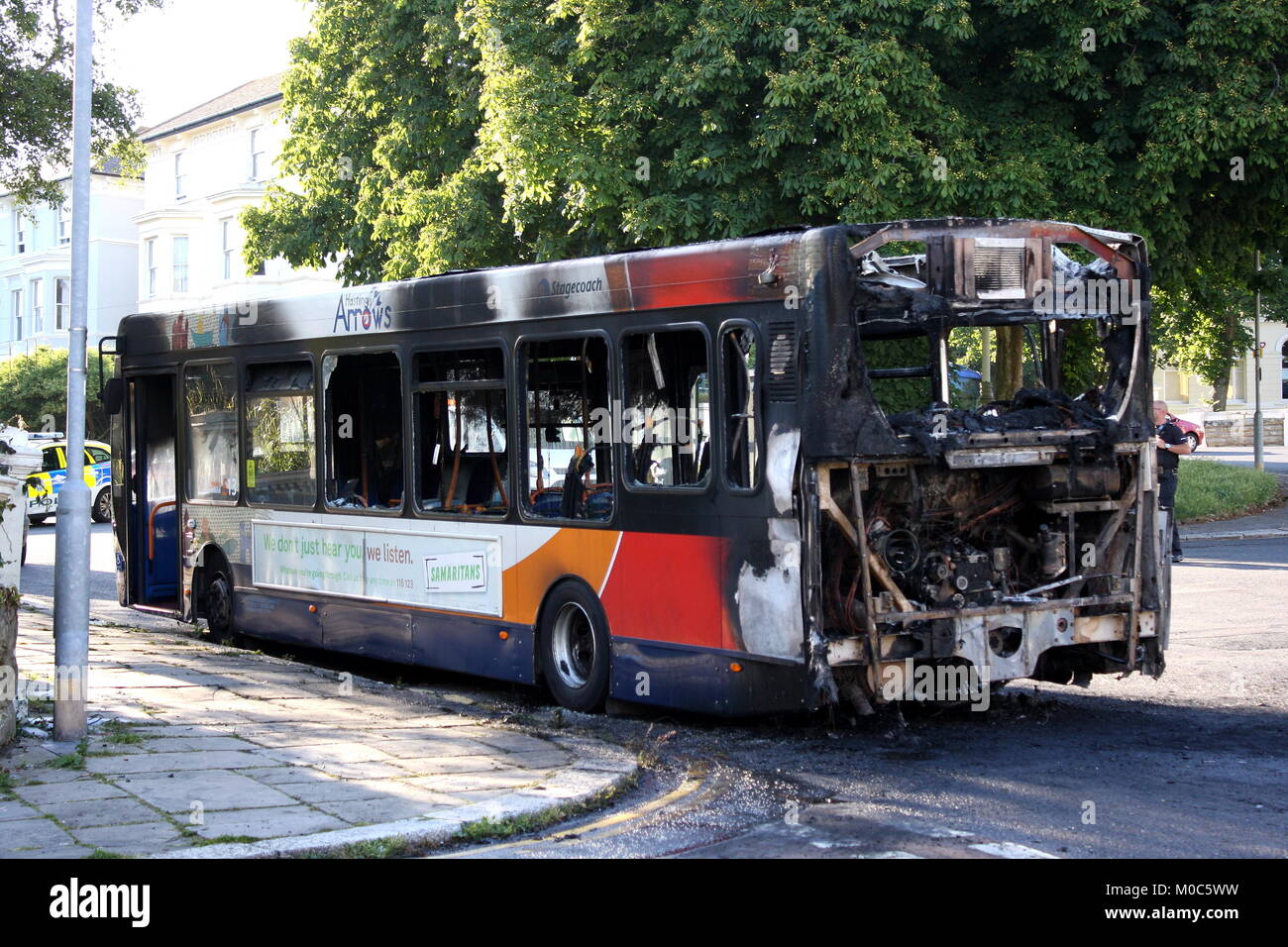 Un ALEXANDER DENNIS ADL ENVIRO 200 autobus bruciata dopo un incendio nel vano motore Foto Stock