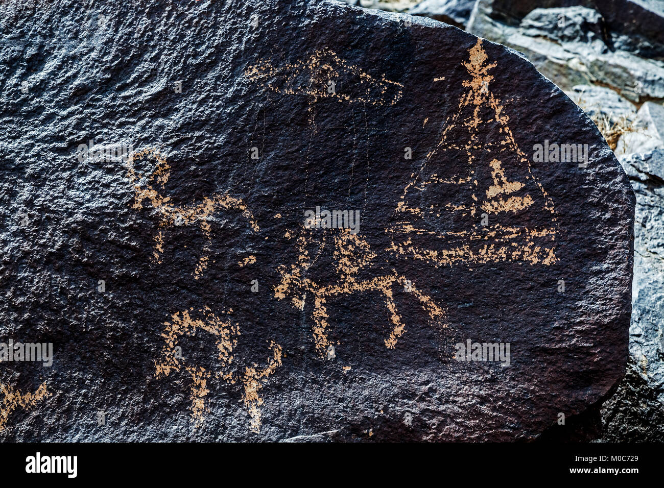 La pittura di roccia, in Yinshan Montagne in Murad medio Banner, Mongolia Interna, Cina. Foto Stock