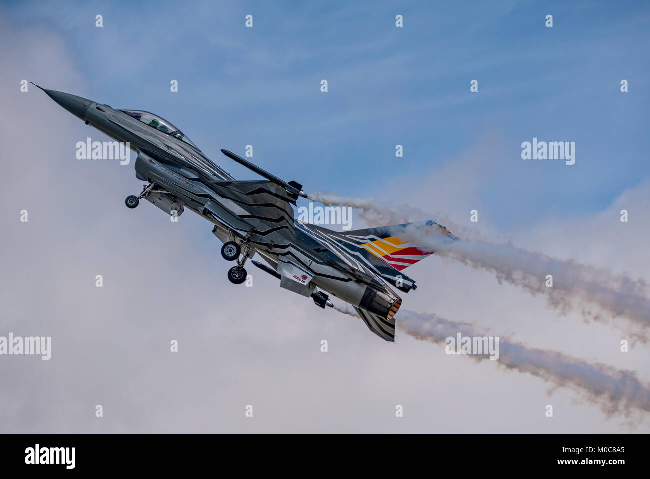 Belga di Air Force, Lockheed Martin F-16 (Fighting Falcon), visualizzando al Royal International Air Tattoo, RAF Fairford, nel Regno Unito il 14 luglio 2017. Foto Stock