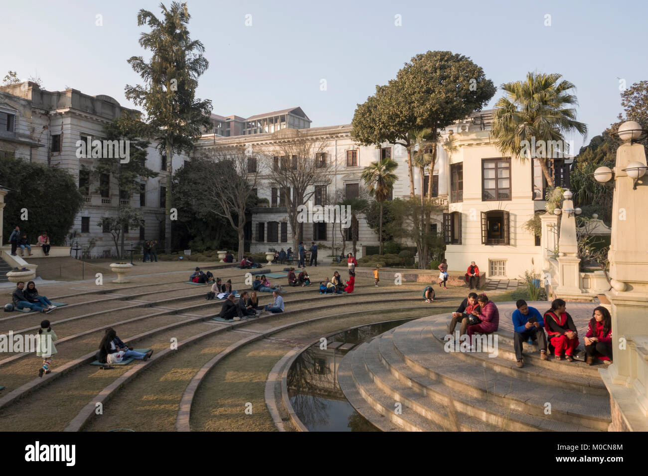 Persone relax nel giardino dei sogni a Kathmandu in Nepal Foto Stock