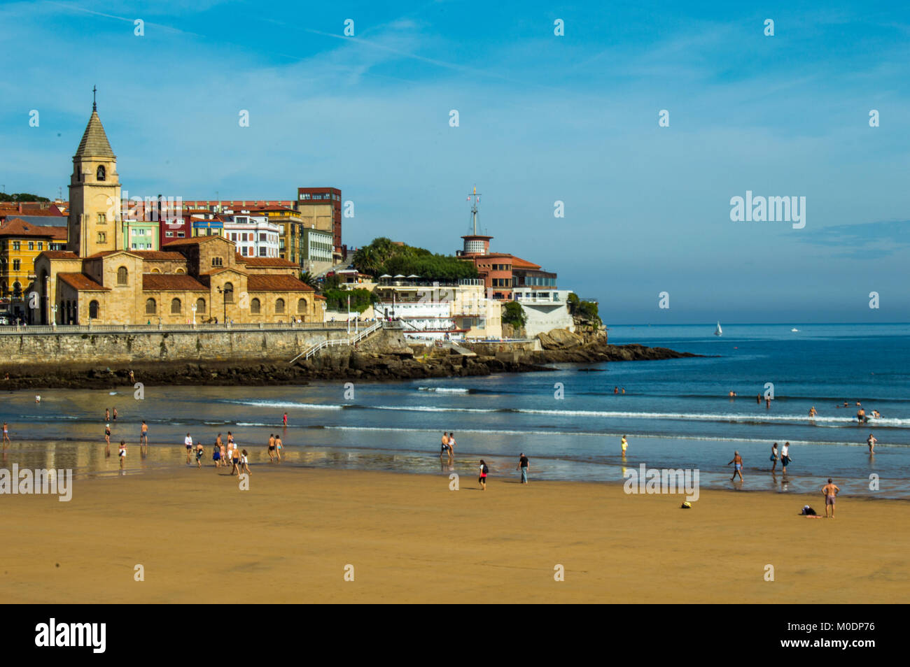 Paesaggio Della Spiaggia Di San Lorenzo E La Chiesa Di San