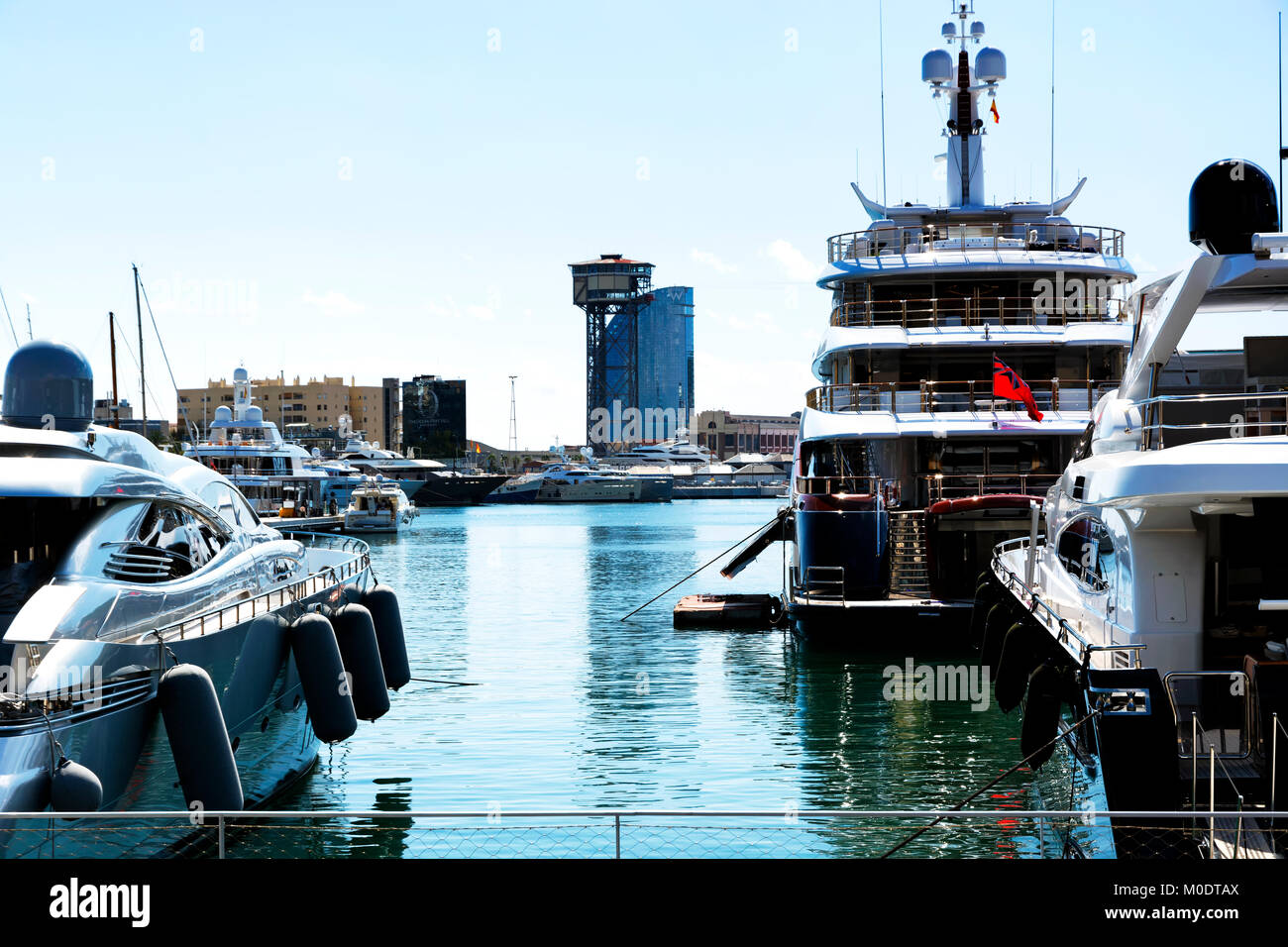 Barche nel porto di Barcellona in 20. Settembre 2017, Spagna Foto Stock