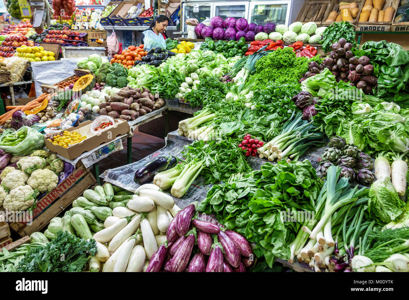 Buenos Aires Argentina, Mercado San Telmo, mercato coperto, venditori ambulanti, bancarelle stand mercato acquisto, mercato, shopping negozi shopping negozi acquistare Foto Stock