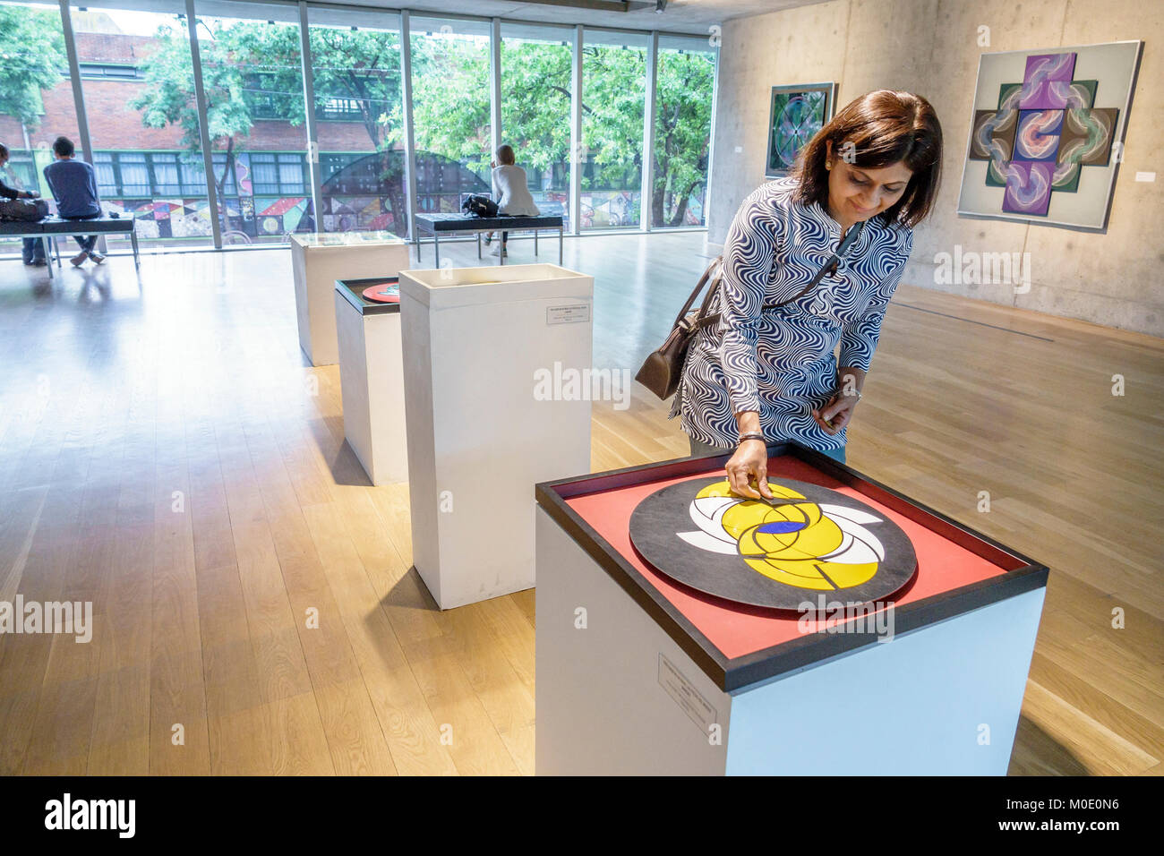 Buenos Aires Argentina,MACBA,Museo de Arte Contemporanea,Museo di Arte Contemporanea,museo,galleria,Eduardo Mac entire,dipinti geometrici,mostre espositive Foto Stock