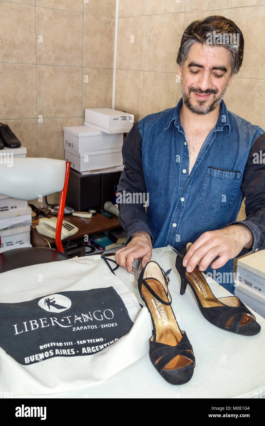 Buenos Aires Argentina, San Telmo, Libertango, scarpe da ballo, calzature, tango, scarpe da donna, cinturino, sandalo, tacchi alti, ispanici latino-americani latino latino-americani la Foto Stock