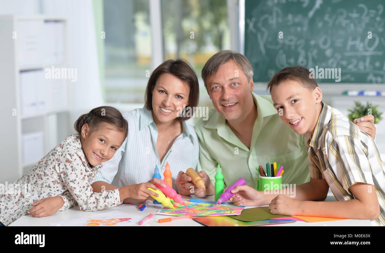 La famiglia felice disegno Foto Stock