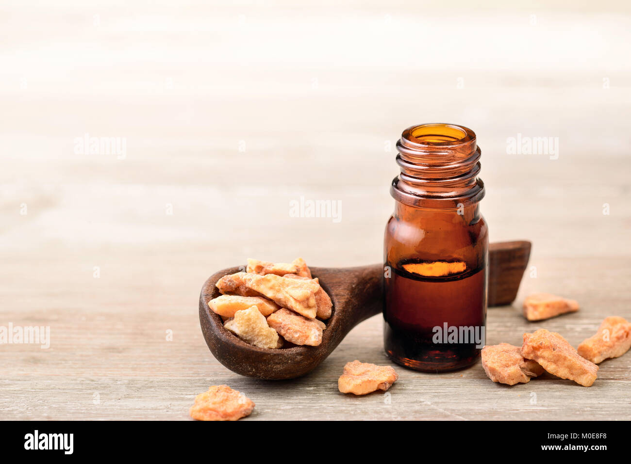 Styrax benzoino olio essenziale in bottiglia Foto Stock