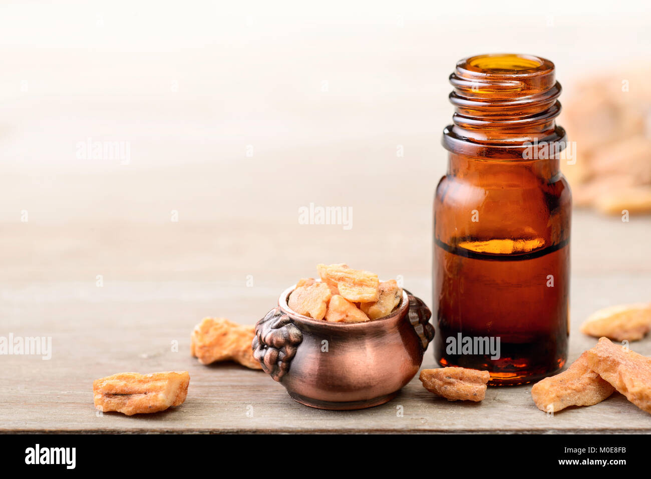 Styrax benzoino olio essenziale in bottiglia Foto Stock