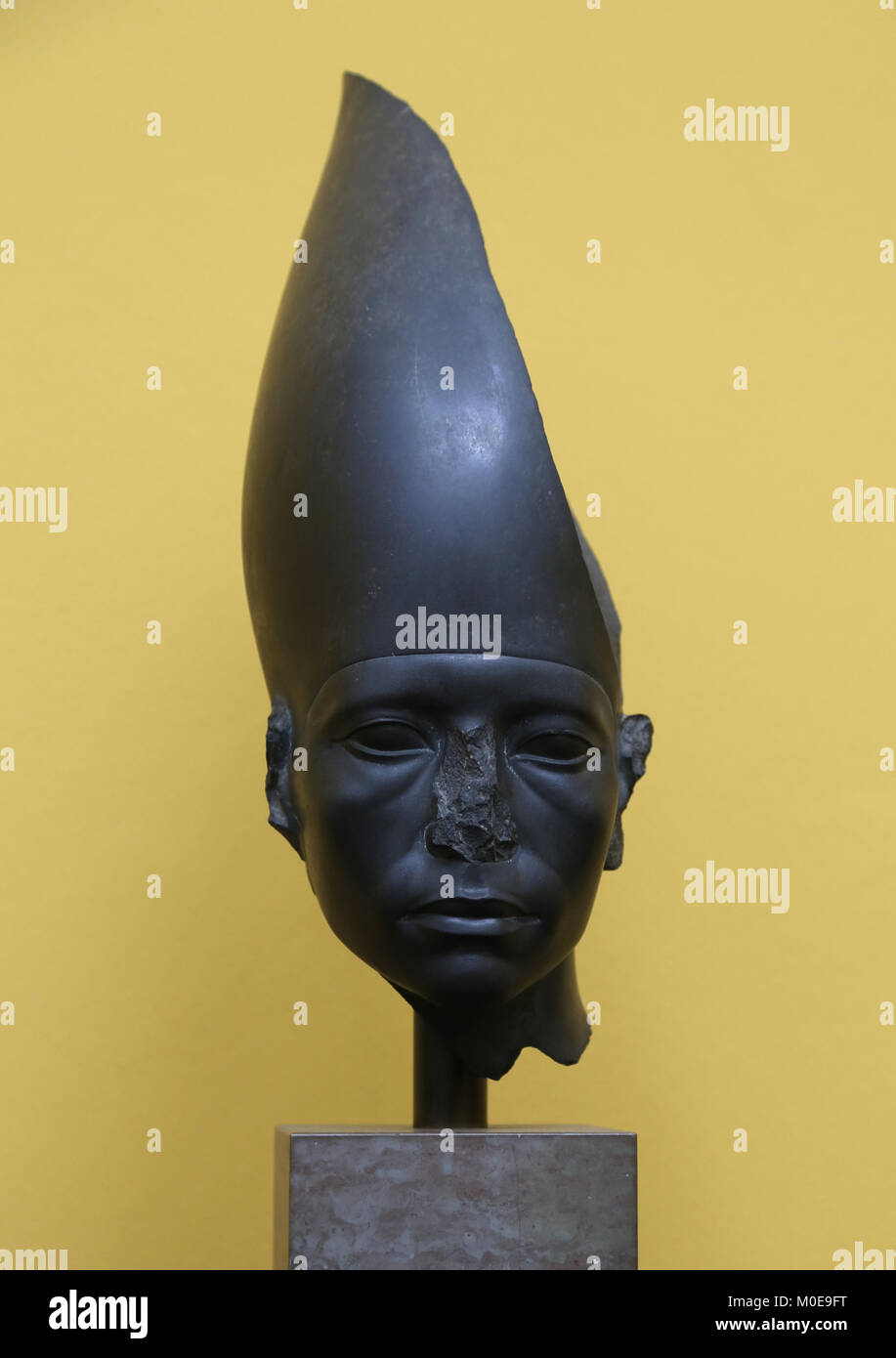 Re Amenemhat III Faraone del 12th. Dinastia egizia. Regnò C. 1818-1770 A.C. Busto in grovacca. Foto Stock