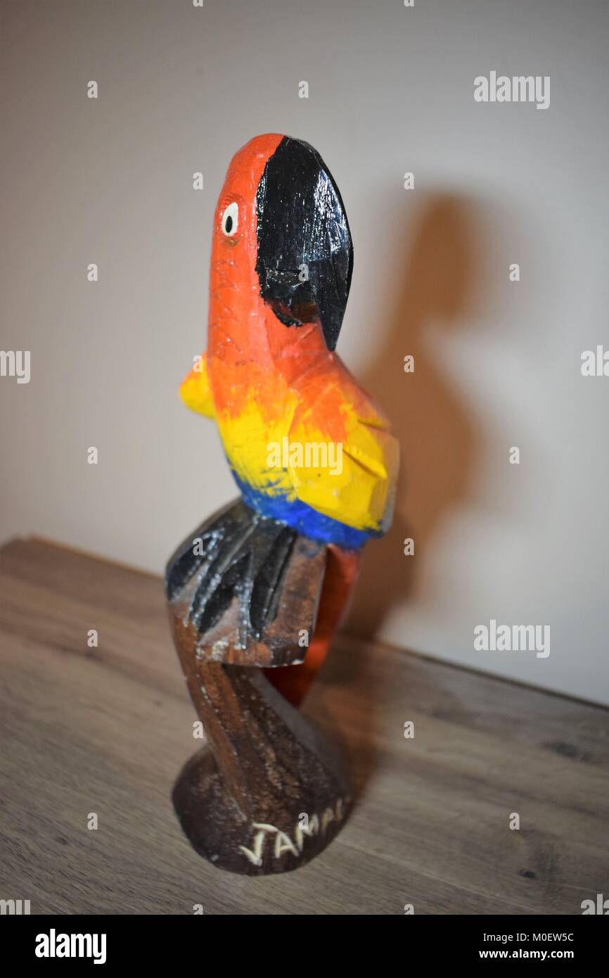 In legno fatti a mano parrot Foto Stock
