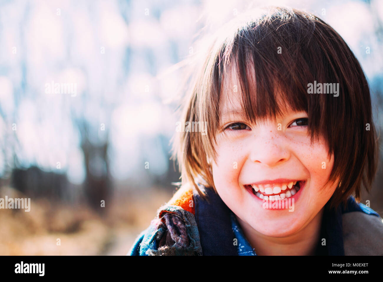 Ritratto di una ragazza sorridente Foto Stock