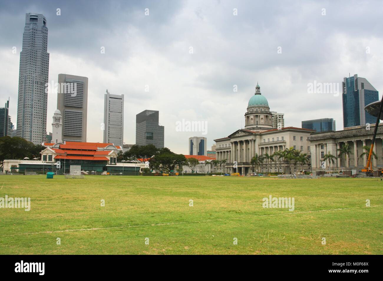 Singapore skyline della città con edifici di uffici e la Corte suprema. Foto Stock